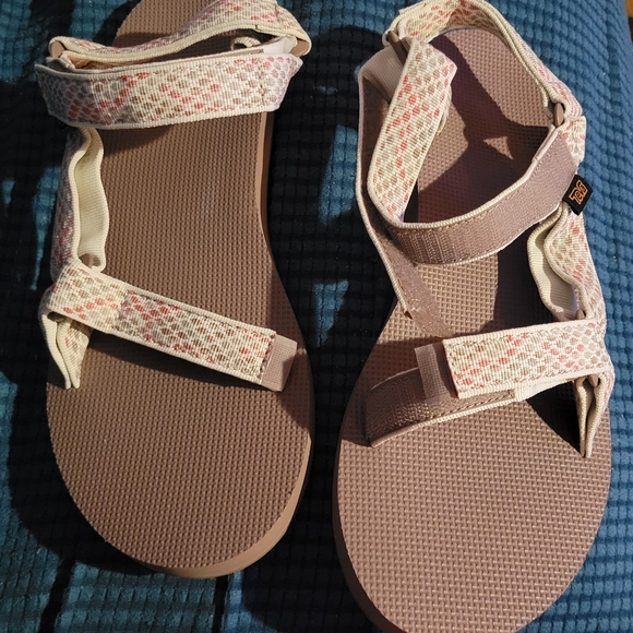 Stylish Beige Sandals for Women - Picture 1 of 7